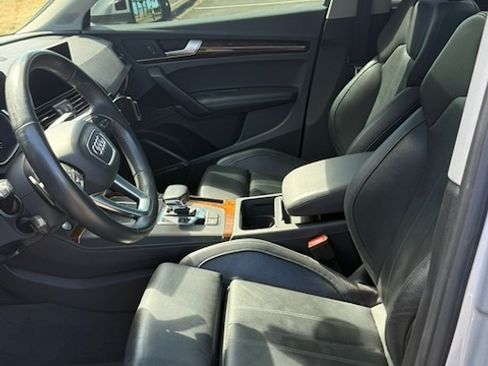 Used 2018 Audi Q5 Prestige AWD/4WD image 8