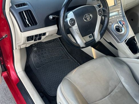 Used 2013 Toyota Prius Three image 4