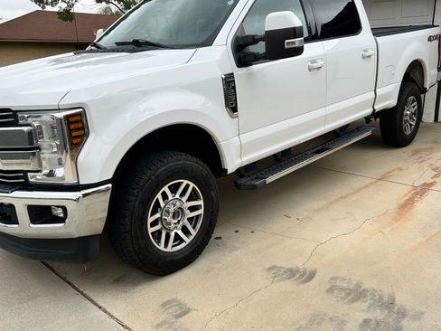 Used 2019 Ford F250 Lariat image 2