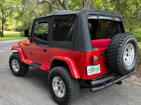 Used 1993 Jeep Wrangler 4WD image 5