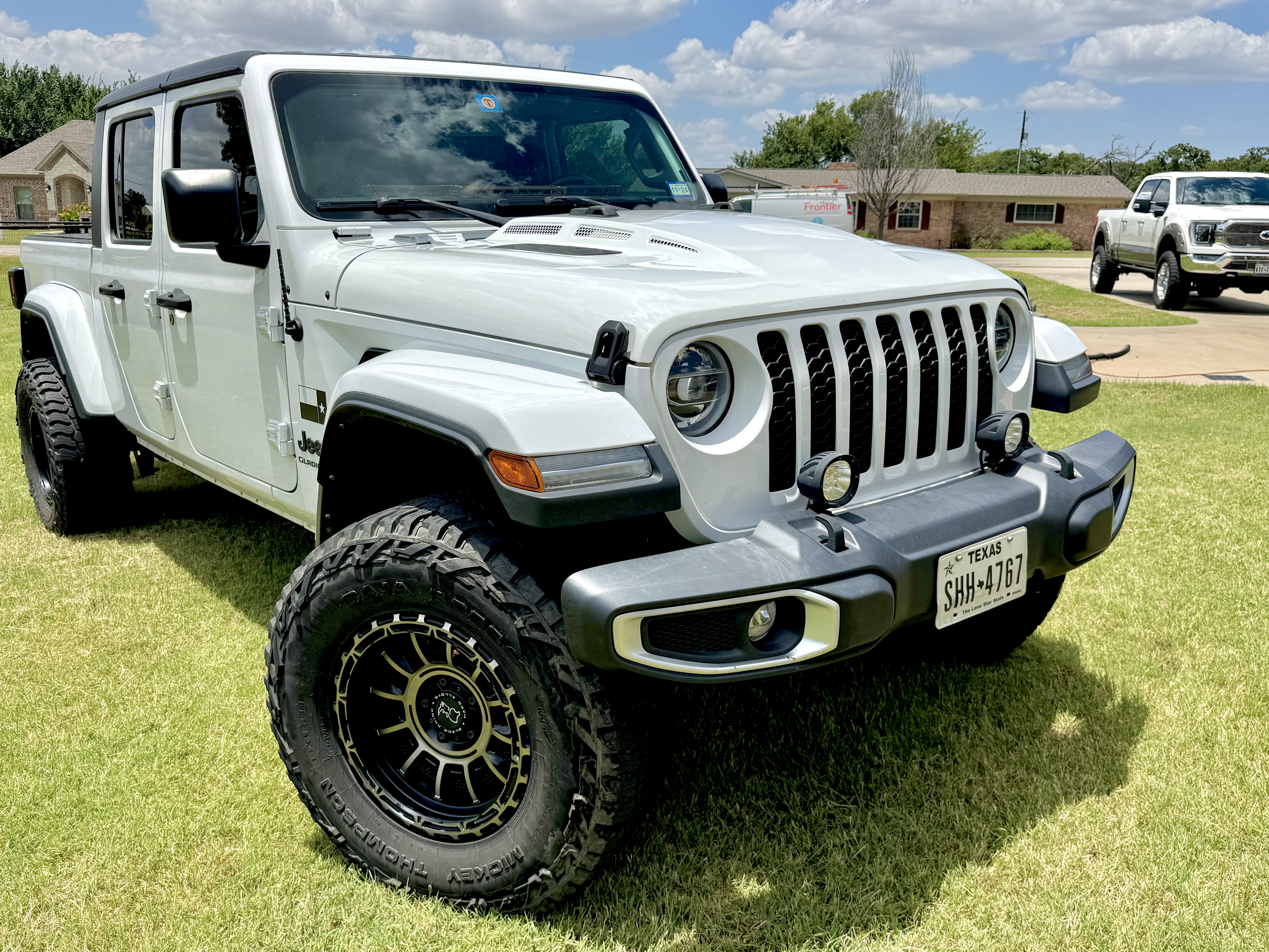 Used 2022 Jeep Gladiator Sport AWD/4WD image 1