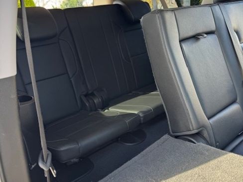 Used 2019 Chevrolet Suburban LT image 13