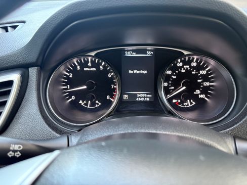 Used 2015 Nissan Rogue S w/ S Family Package image 2