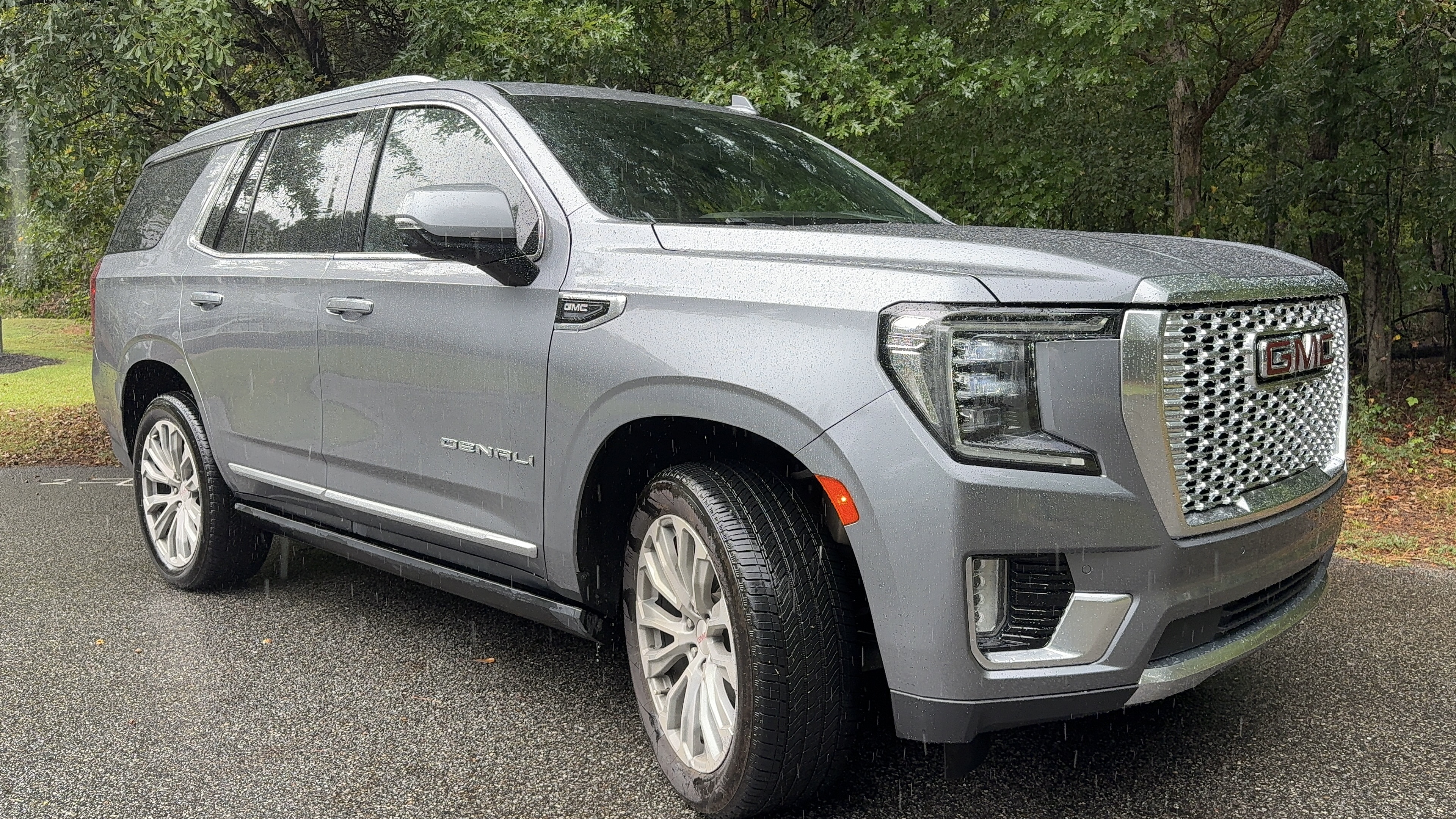 Used 2021 GMC Yukon Denali w/ Denali Ultimate Package AWD/4WD image 2