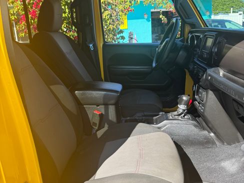 Used 2020 Jeep Wrangler Unlimited Sport image 12