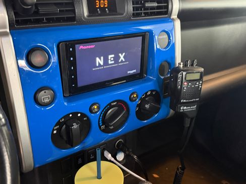 Used 2007 Toyota FJ Cruiser 4WD image 4