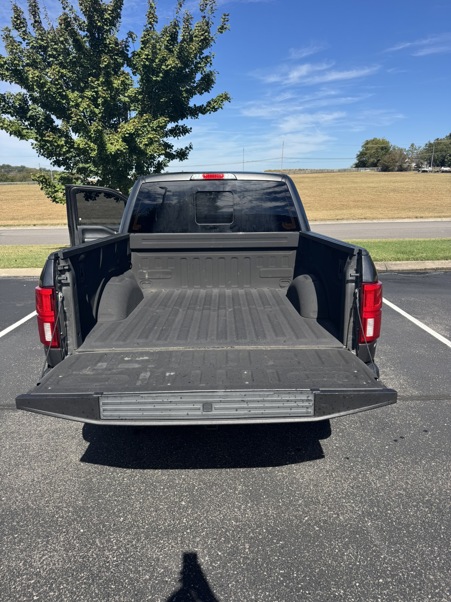 Used 2018 Ford F150 Lariat w/ Equipment Group 502A Luxury AWD/4WD image 8