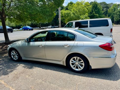 Used 2013 Hyundai Genesis 3.8 RWD image 1