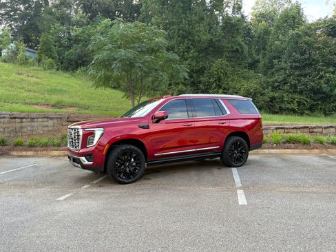 Used 2025 GMC Yukon Denali w/ Denali Reserve Package AWD/4WD image 5