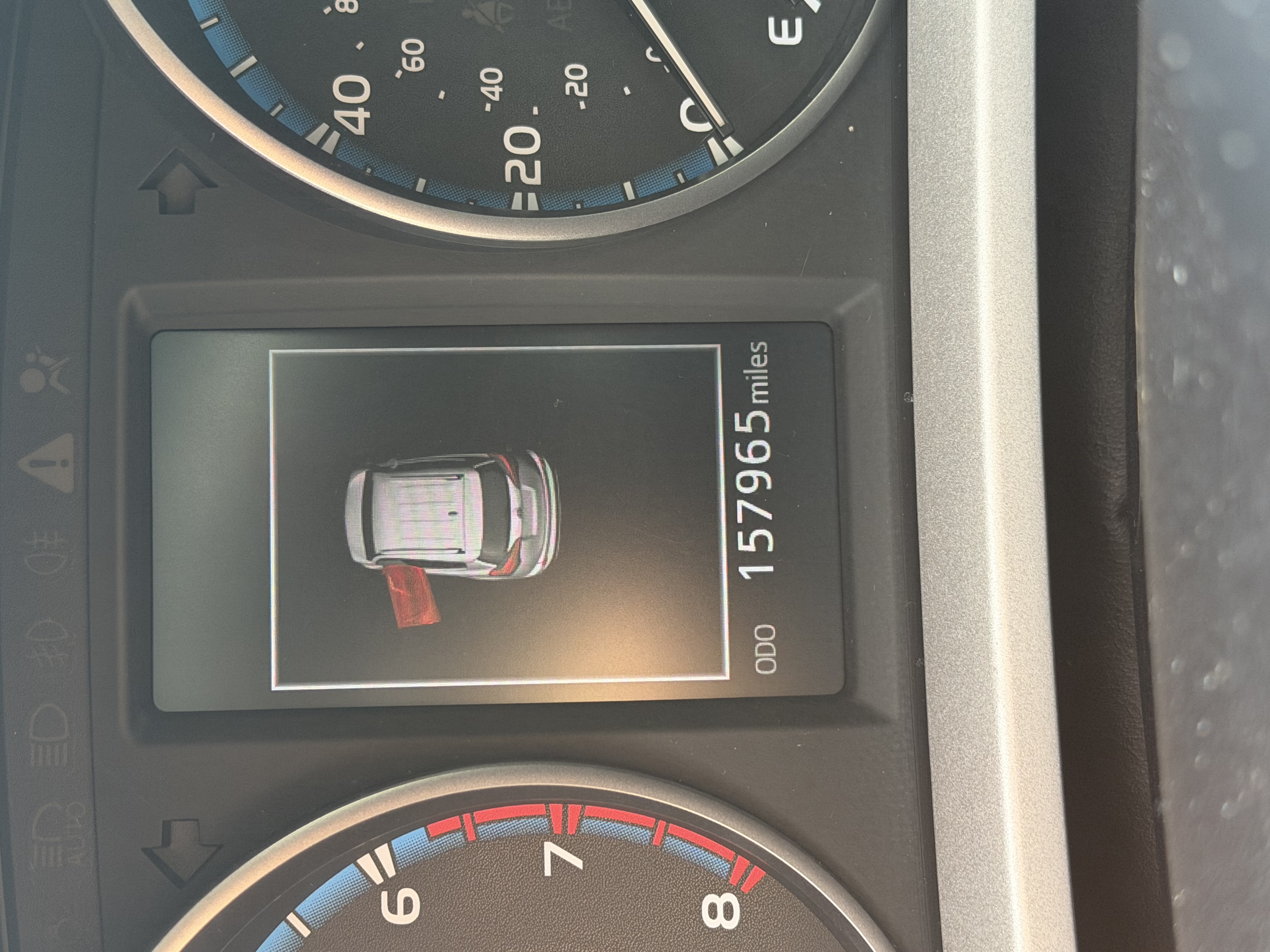 Used 2017 Toyota RAV4 LE FWD image 11