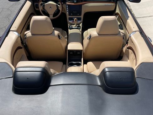 Used 2012 Maserati GranTurismo Convertible image 10