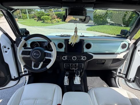 Used 2021 Jeep Wrangler Unlimited Sahara AWD/4WD image 11