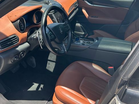 Used 2018 Maserati Levante S image 5