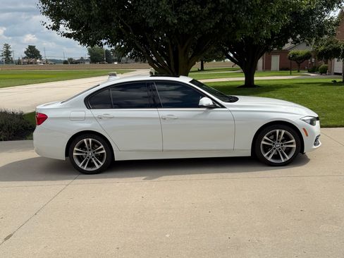 Used 2016 BMW 328i xDrive Sedan AWD/4WD image 4