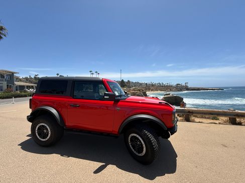 Used 2023 Ford Bronco Badlands AWD/4WD image 1
