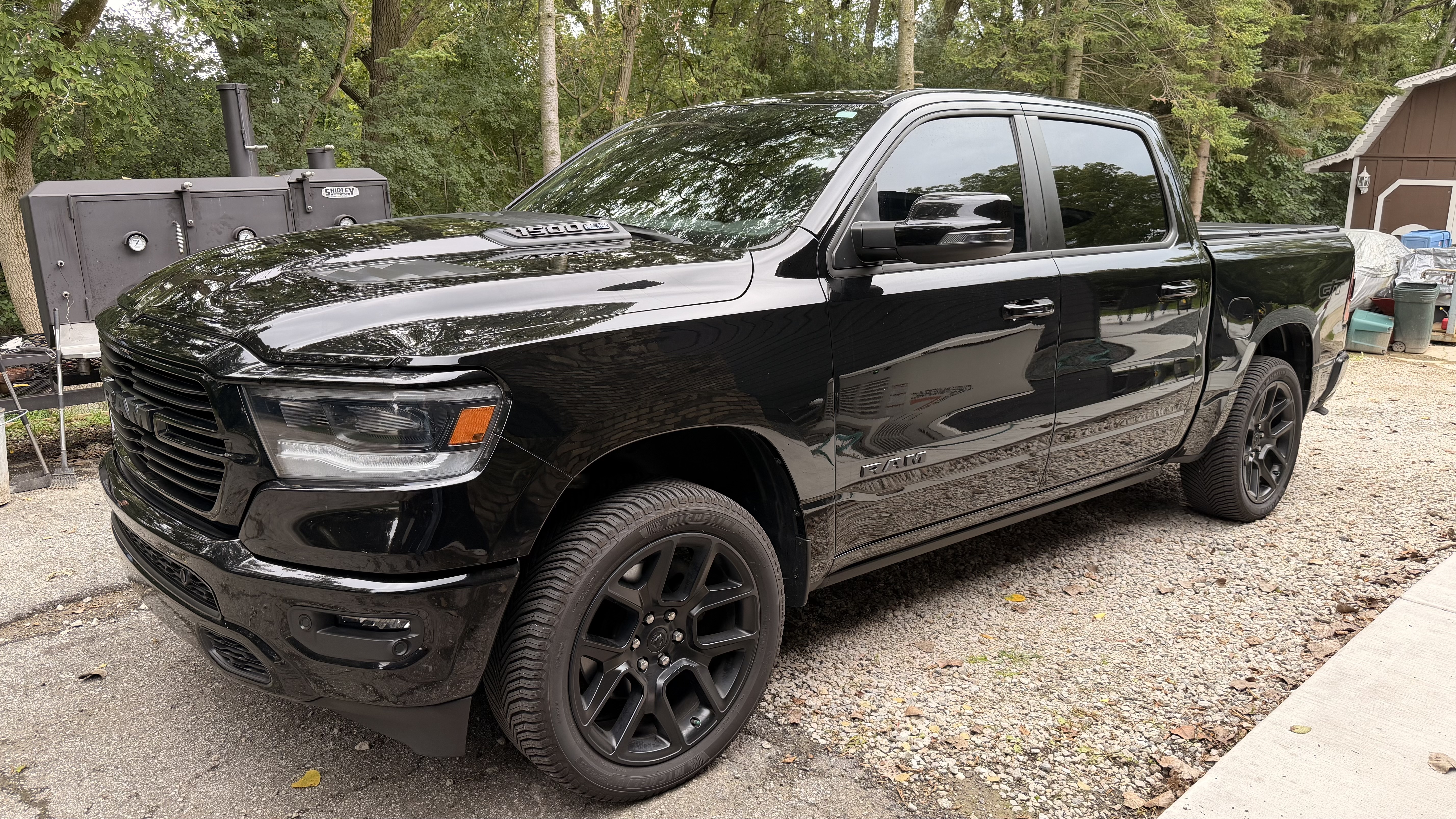 Used 2023 RAM 1500 Laramie AWD/4WD image 2