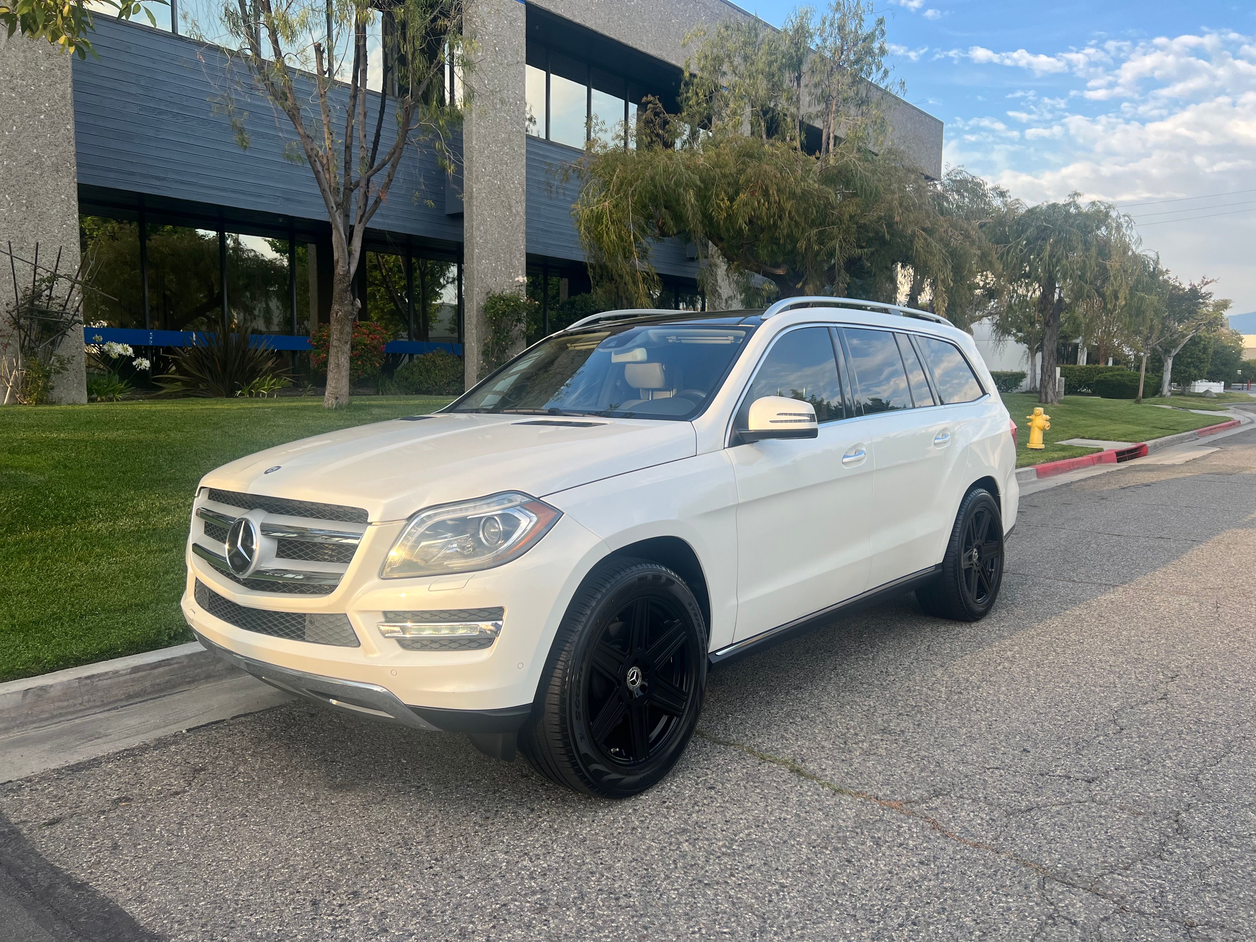 Used 2013 Mercedes-Benz GL 320 BlueTEC 4MATIC image 1