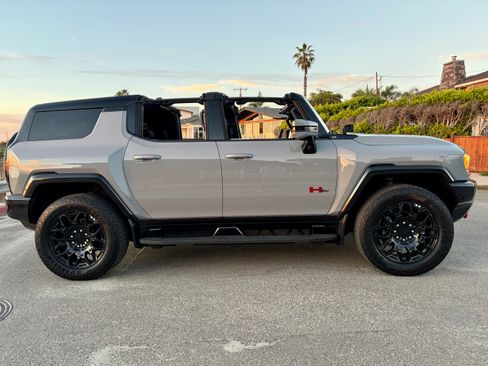 Used 2024 GMC Hummer EV 3X image 11