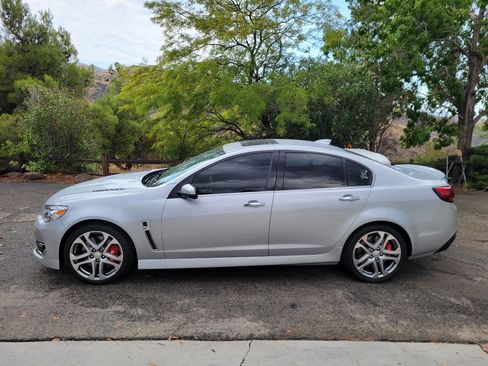 Used 2017 Chevrolet SS image 2