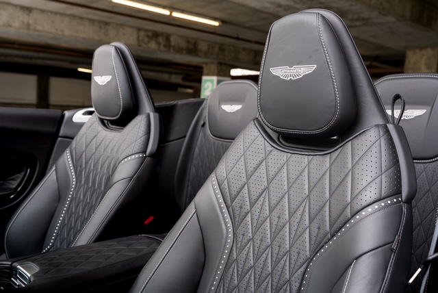 Used 2025 Aston Martin DB12 Convertible RWD image 19