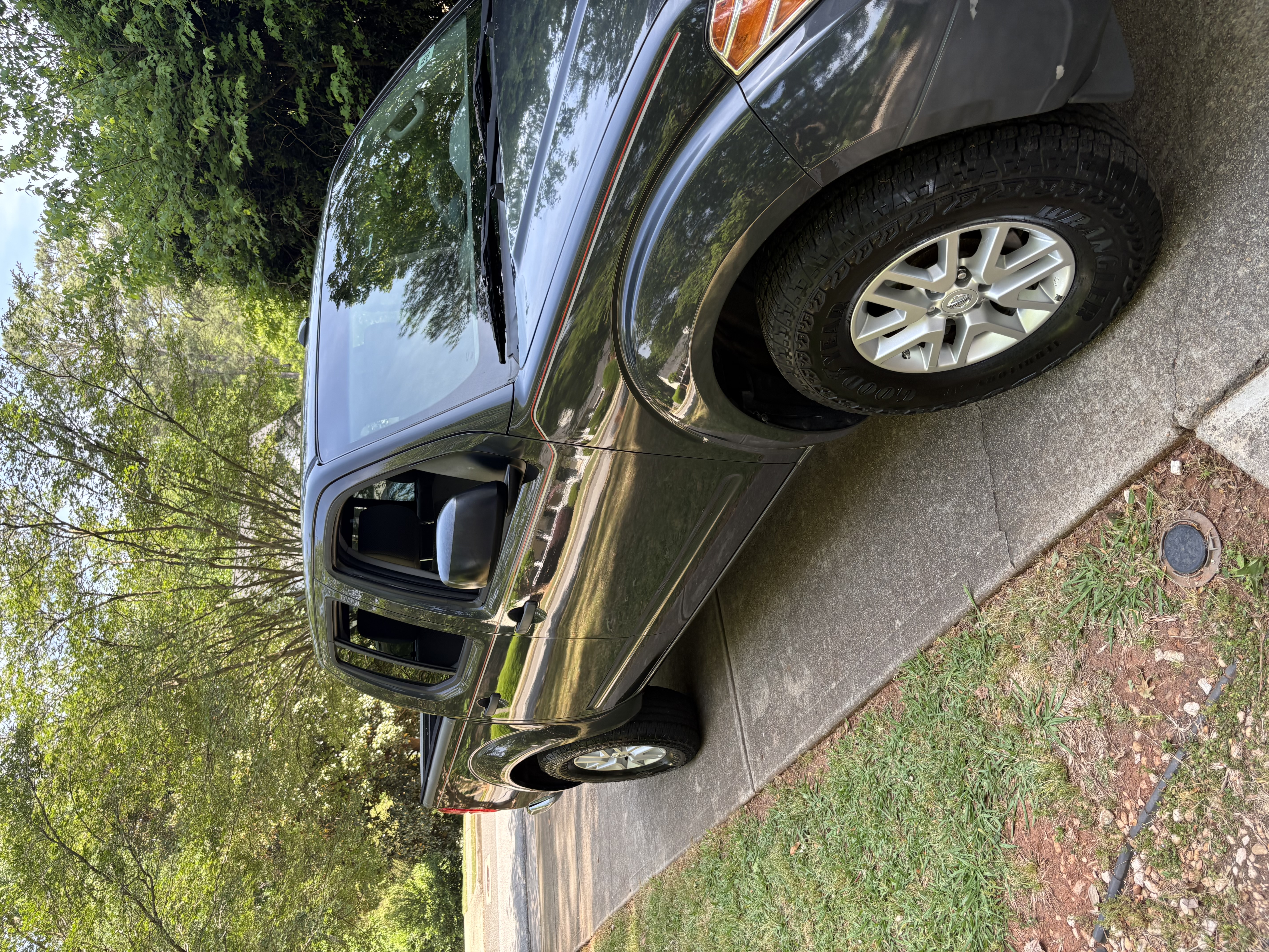 Used 2014 Nissan Frontier SV RWD image 4