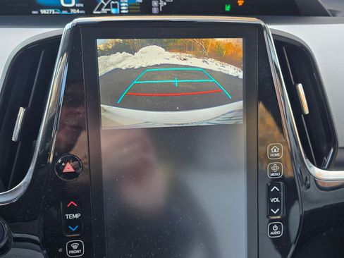 Used 2018 Toyota Prius Prime Premium image 10