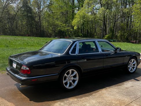 Used 2000 Jaguar XJ8 RWD image 9