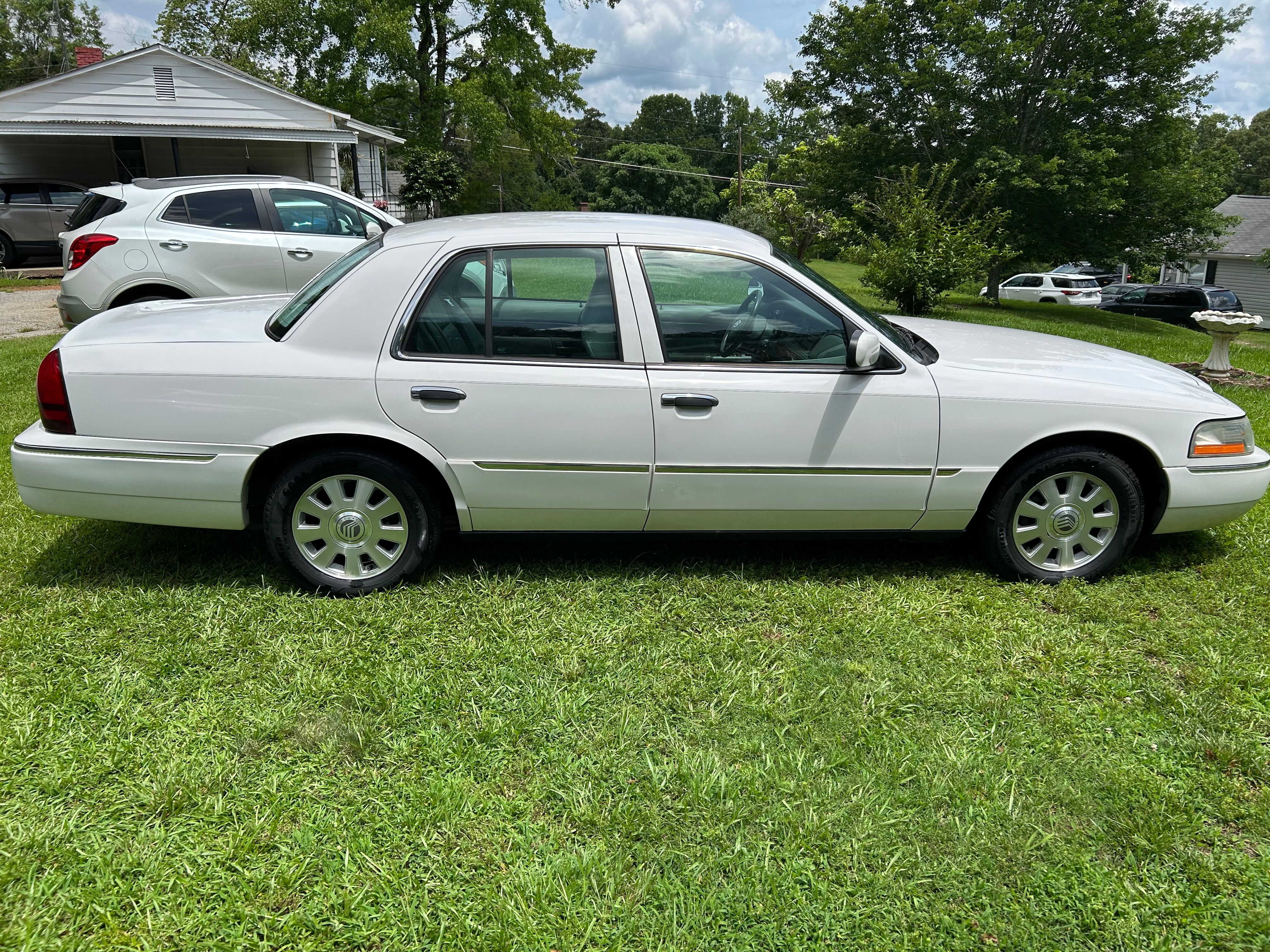 Used 2004 Mercury Grand Marquis LS RWD image 8