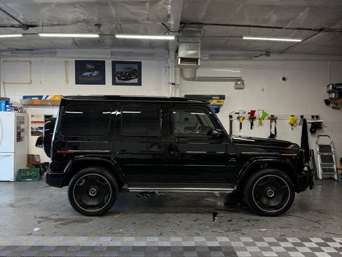Used 2025 Mercedes-Benz G 63 AMG AMG G 63 Sport Utility 4D image 2