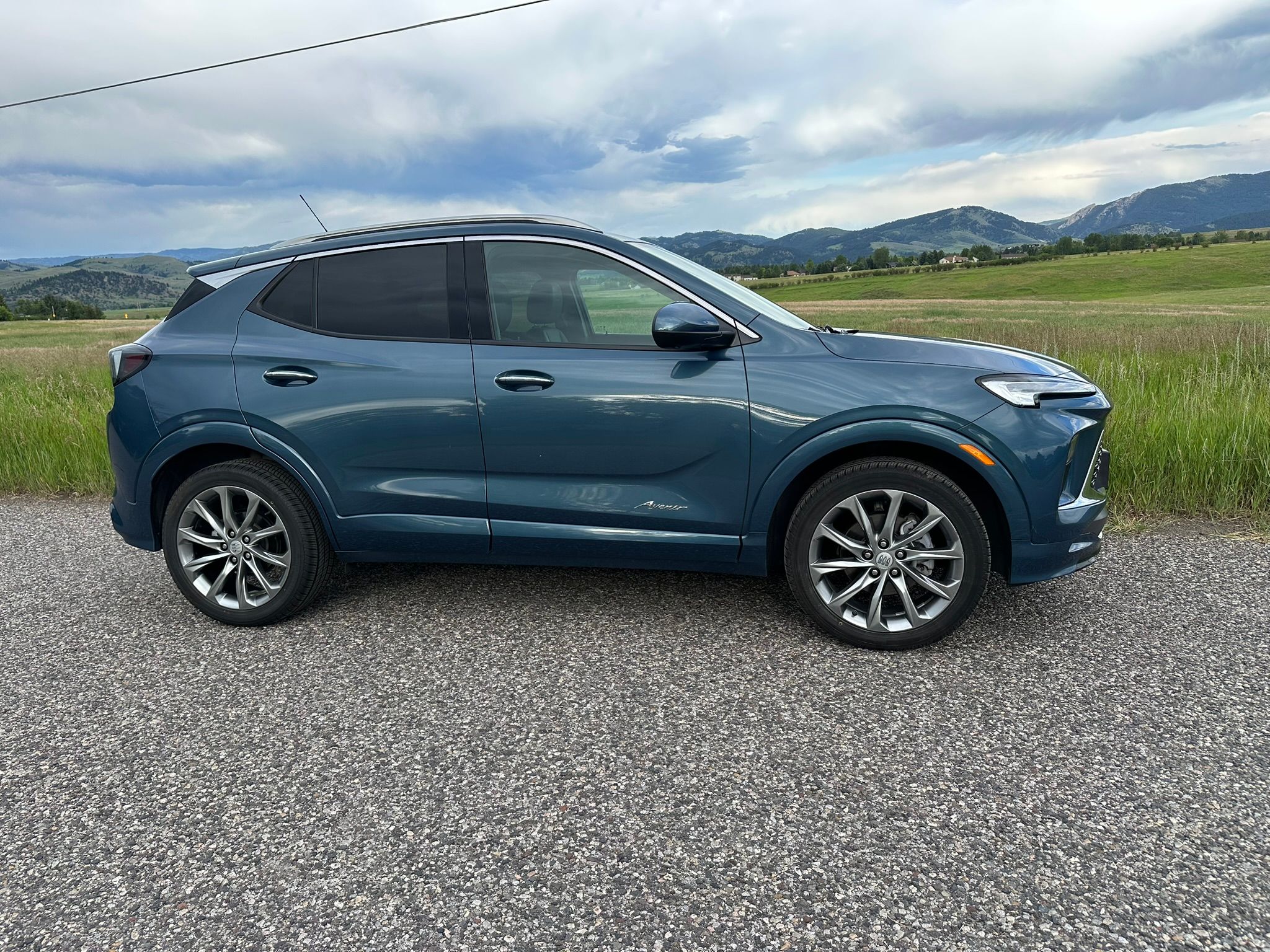 Used 2024 Buick Encore GX Avenir w/ Avenir Technology Package AWD/4WD image 2