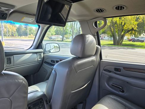 Used 2006 Cadillac Escalade ESV AWD image 17