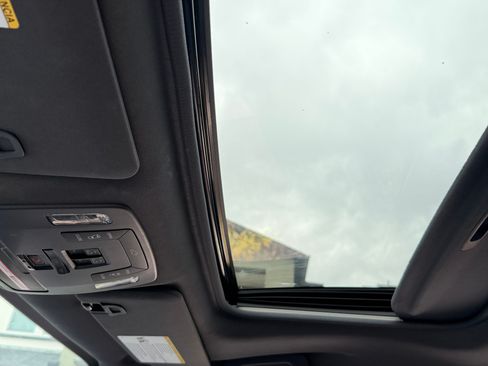 Used 2023 Toyota Sienna XSE image 17