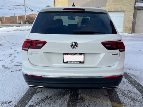 Used 2021 Volkswagen Tiguan SE image 4