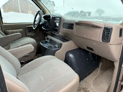 Used 1999 GMC Savana 3500 Extended Passenger w/ Marketing Option Pkg 4 image 5