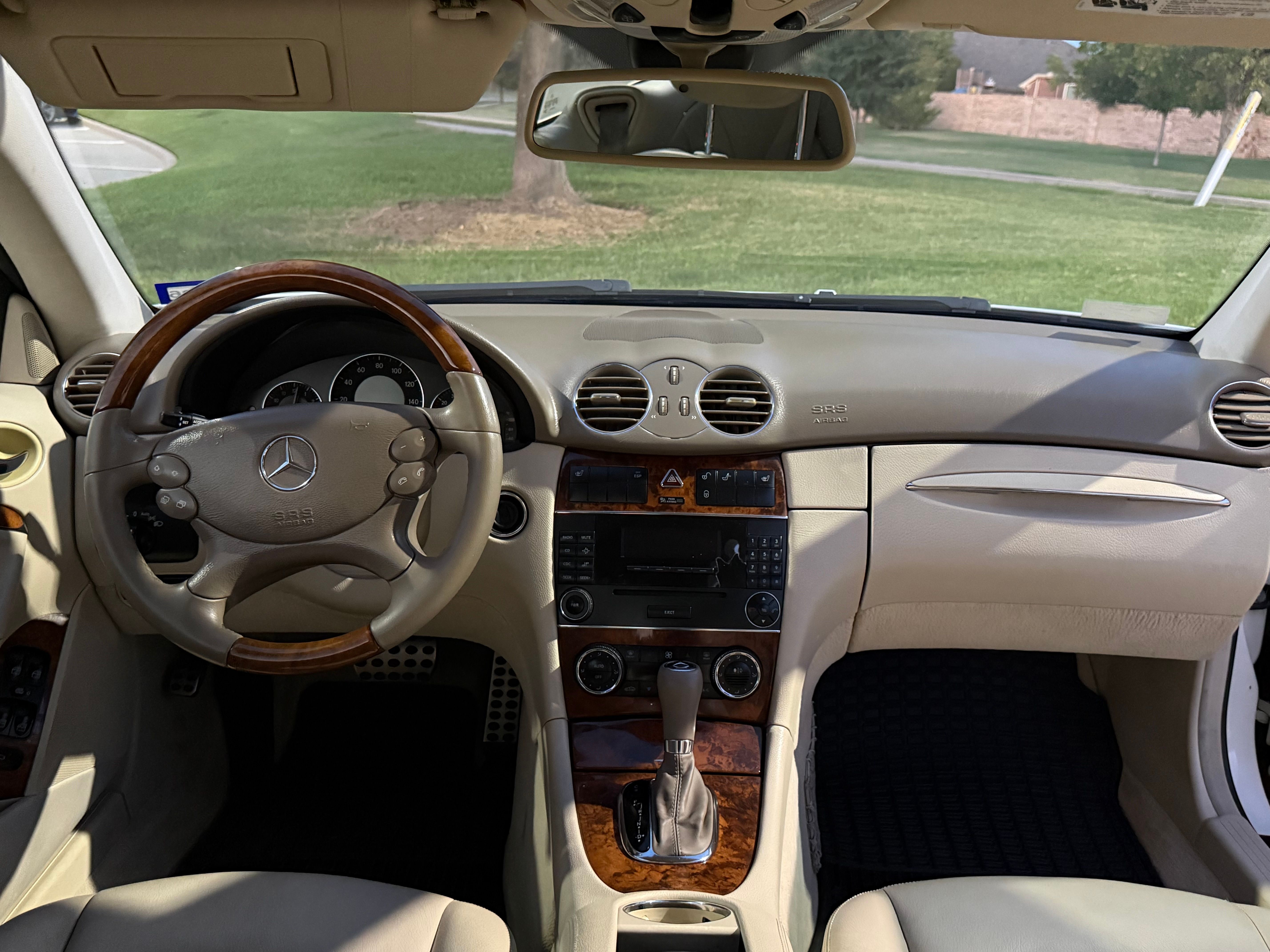 Used 2009 Mercedes-Benz CLK 350 Coupe image 14