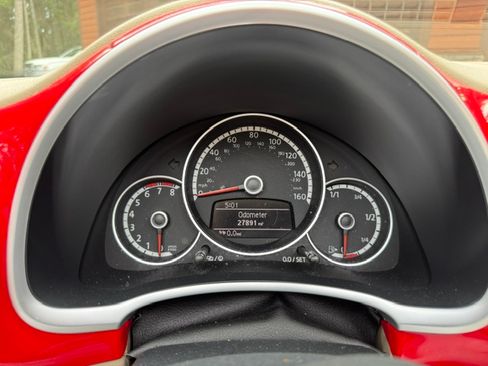 Used 2015 Volkswagen Beetle 1.8T FWD image 18