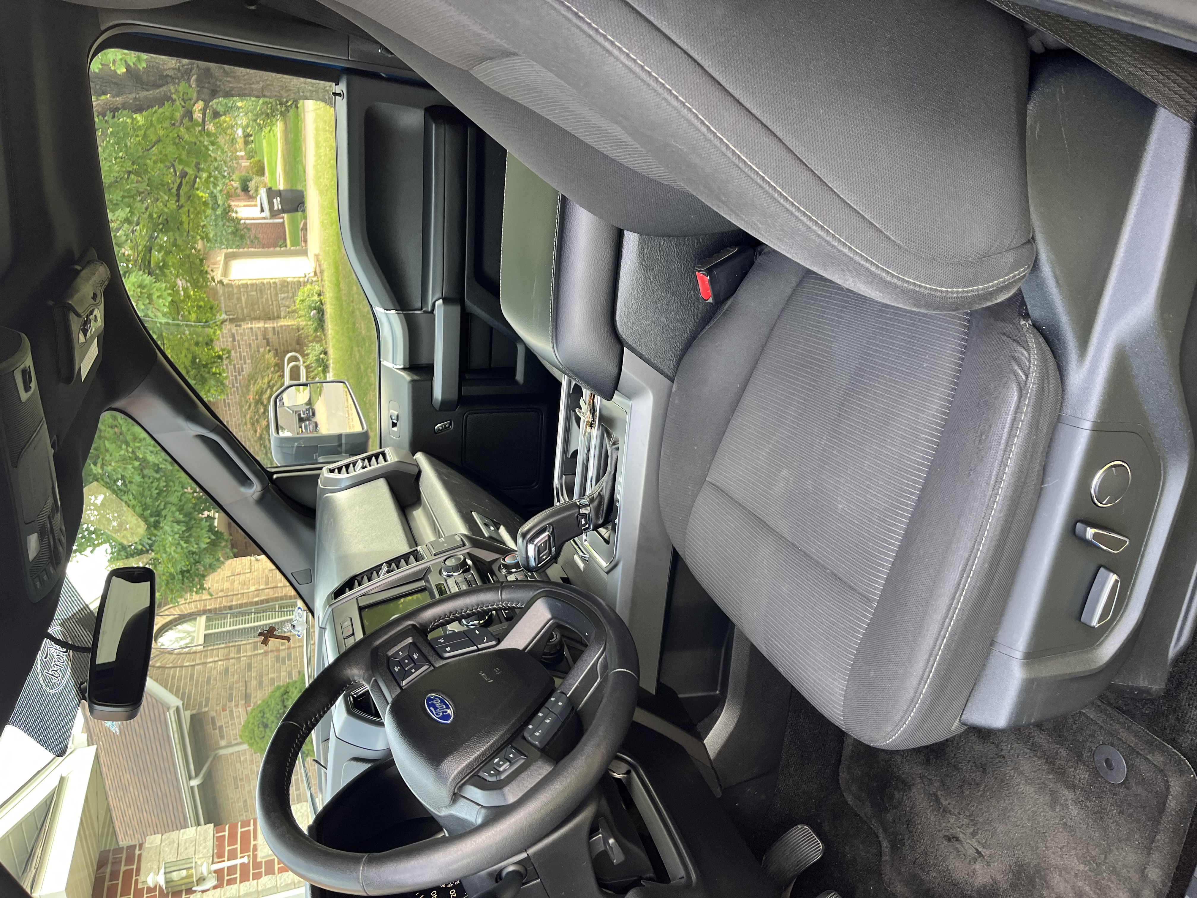 Used 2017 Ford F150 XLT w/ Equipment Group 302A Luxury AWD/4WD image 12