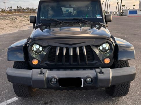 Used 2015 Jeep Wrangler Unlimited Sahara image 29