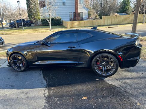 Used 2019 Chevrolet Camaro SS image 9