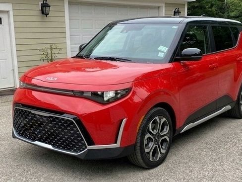 Used 2025 Kia Soul EX image 2