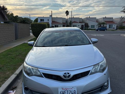 Used 2012 Toyota Camry SE image 4