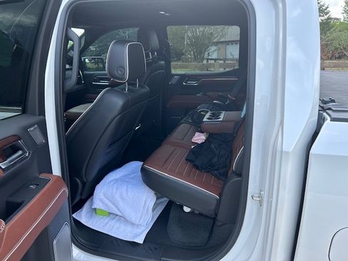 Used 2024 GMC Sierra 1500 Denali Ultimate image 8