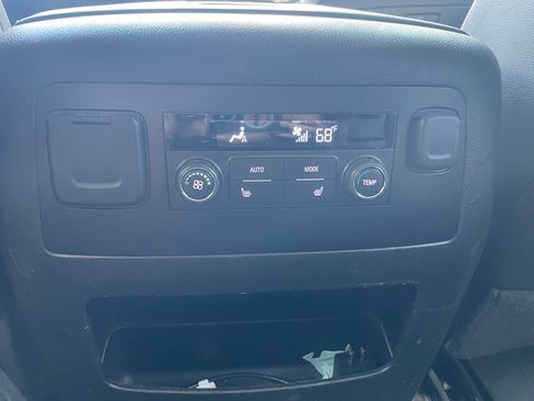 Used 2017 Chevrolet Suburban Premier AWD/4WD image 10