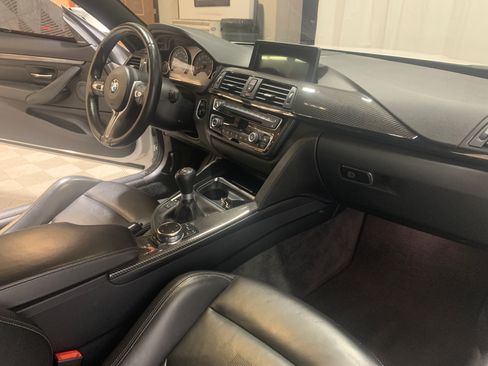 Used 2015 BMW M4 Coupe 2D image 30