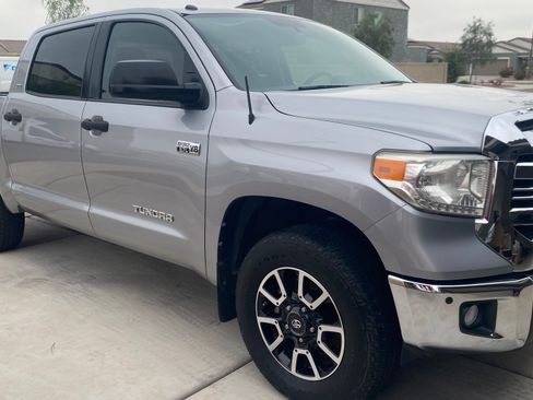 Used 2017 Toyota Tundra SR5 w/ TRD Off Road Package image 5