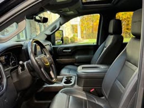 Used 2021 GMC Sierra 2500 Denali w/ Denali Black Diamond Edition image 14