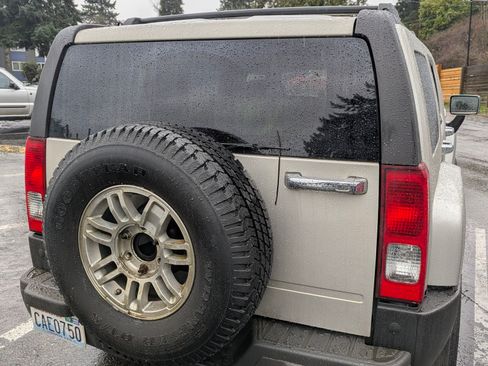 Used 2006 HUMMER H3 image 10