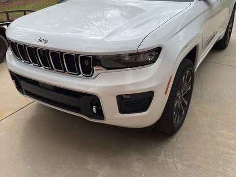 Used 2023 Jeep Grand Cherokee Overland w/ Adv Protech Group III image 2