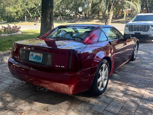 Used 2006 Cadillac XLR image 5