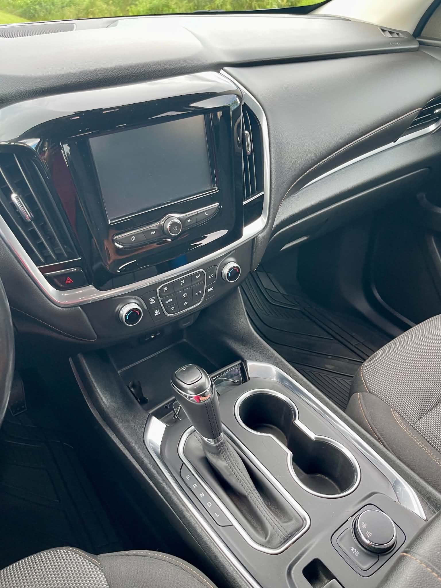 Used 2019 Chevrolet Traverse LT FWD image 13